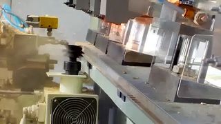 آلة النجارة الدقيقة للباب CNC .9
