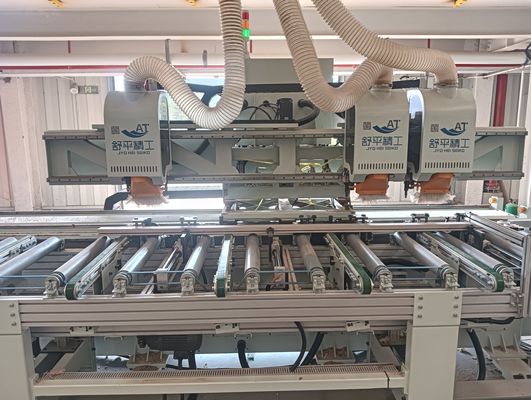 Guter Preis Türrahmen-CNC-Maschine für Schlossfalle und Bandbohrung Online