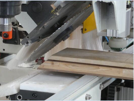 Guter Preis CNC-Türrahmen-Schneidemaschine für Türzargen-Produktionslinie Online